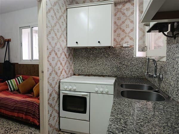 4 soveværelse Byhus til salg i Hueneja med garage - € 57.500 (Ref: 9211717)