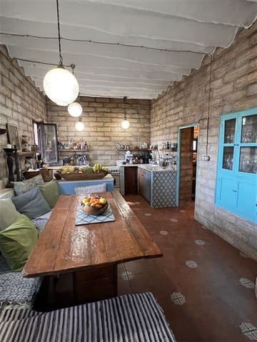 8 sypialnia Finka/Dom wiejski na sprzedaż w Baza z basenem garażem - 295 000 € (Ref: 9449718)