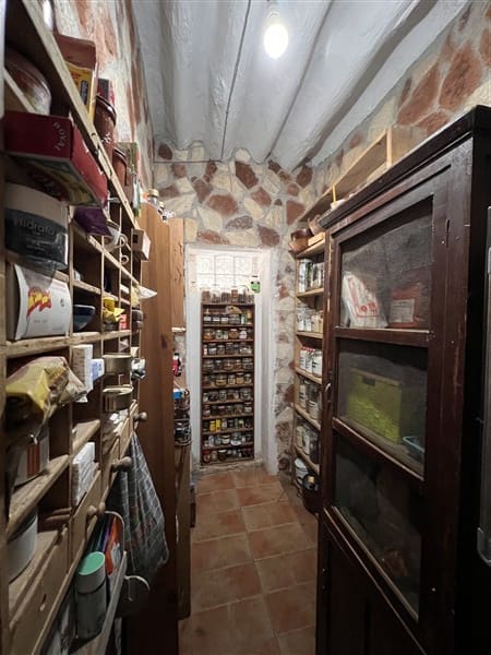 8 sypialnia Finka/Dom wiejski na sprzedaż w Baza z basenem garażem - 295 000 € (Ref: 9449718)