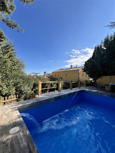 8 sypialnia Finka/Dom wiejski na sprzedaż w Baza z basenem garażem - 295 000 € (Ref: 9449718)