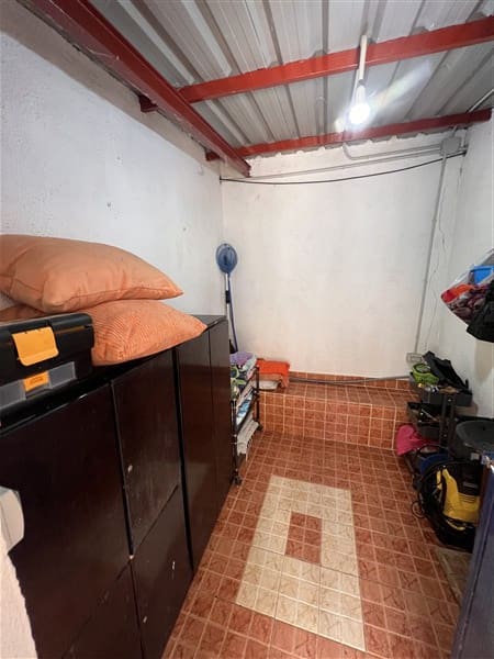 8 sypialnia Finka/Dom wiejski na sprzedaż w Baza z basenem garażem - 295 000 € (Ref: 9449718)