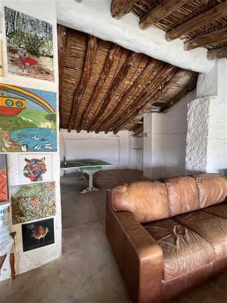 8 sypialnia Finka/Dom wiejski na sprzedaż w Baza z basenem garażem - 295 000 € (Ref: 9449718)