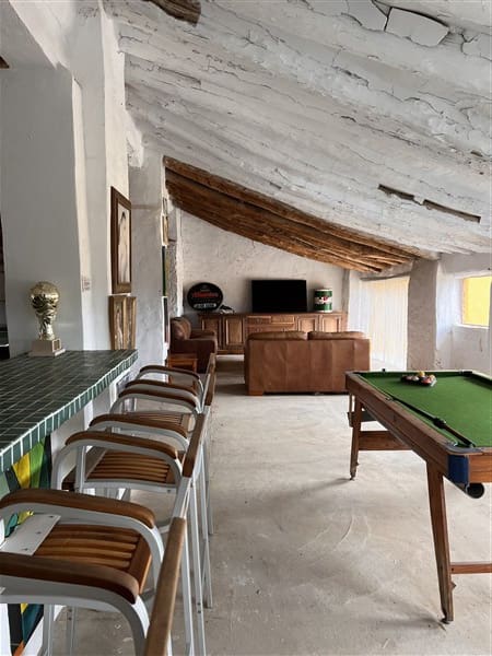 8 sypialnia Finka/Dom wiejski na sprzedaż w Baza z basenem garażem - 295 000 € (Ref: 9449718)