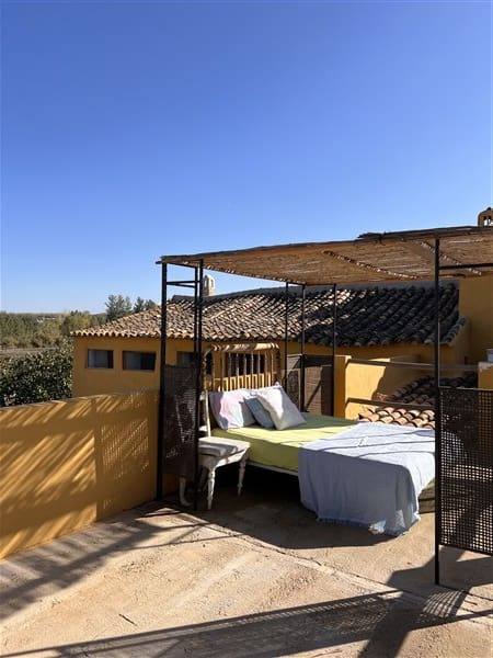 8 sypialnia Finka/Dom wiejski na sprzedaż w Baza z basenem garażem - 295 000 € (Ref: 9449718)