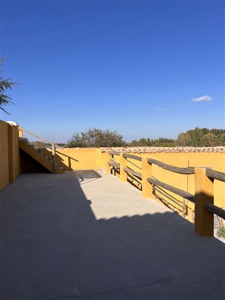 8 sypialnia Finka/Dom wiejski na sprzedaż w Baza z basenem garażem - 295 000 € (Ref: 9449718)