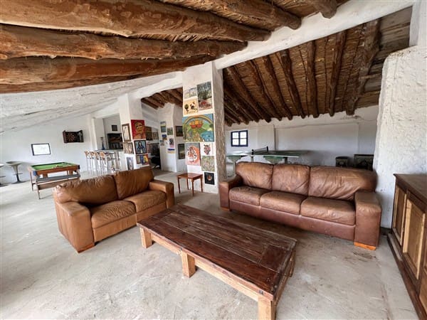 8 sypialnia Finka/Dom wiejski na sprzedaż w Baza z basenem garażem - 295 000 € (Ref: 9449718)