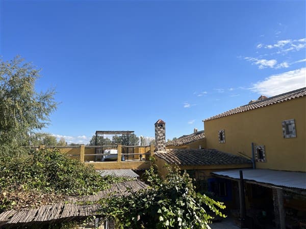 8 sypialnia Finka/Dom wiejski na sprzedaż w Baza z basenem garażem - 295 000 € (Ref: 9449718)