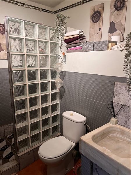 8 sypialnia Finka/Dom wiejski na sprzedaż w Baza z basenem garażem - 295 000 € (Ref: 9449718)