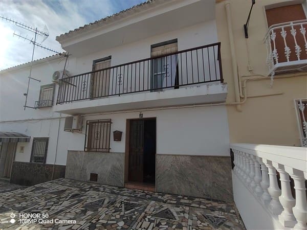 4 bedroom Townhouse for sale in Ventorros de la Laguna, Loja - € 66,000 (Ref: 9454765)