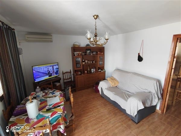 4 bedroom Townhouse for sale in Ventorros de la Laguna, Loja - € 66,000 (Ref: 9454765)