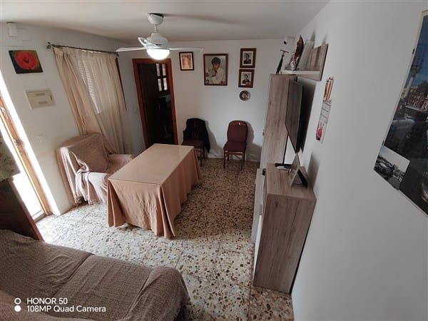 5 bedroom Townhouse for sale in Ventorros de la Laguna with garage - € 77,000 (Ref: 9454784)
