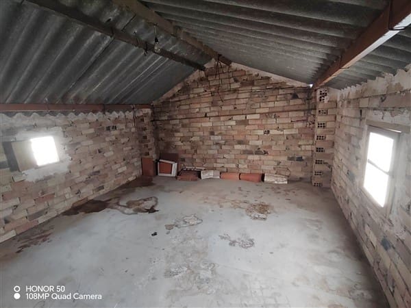 5 bedroom Townhouse for sale in Ventorros de la Laguna with garage - € 77,000 (Ref: 9454784)