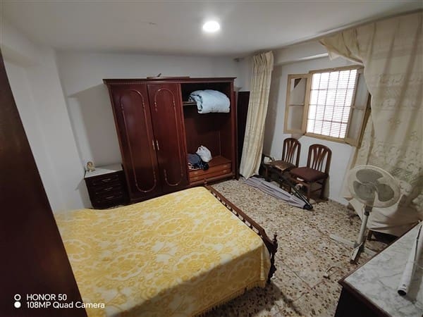 5 bedroom Townhouse for sale in Ventorros de la Laguna, Loja with garage - € 77,000 (Ref: 9454784)