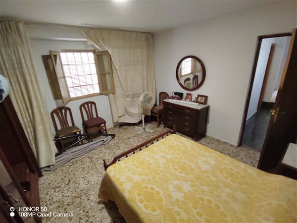 5 bedroom Townhouse for sale in Ventorros de la Laguna, Loja with garage - € 77,000 (Ref: 9454784)