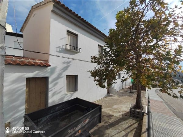 5 bedroom Townhouse for sale in Ventorros de la Laguna with garage - € 77,000 (Ref: 9454784)