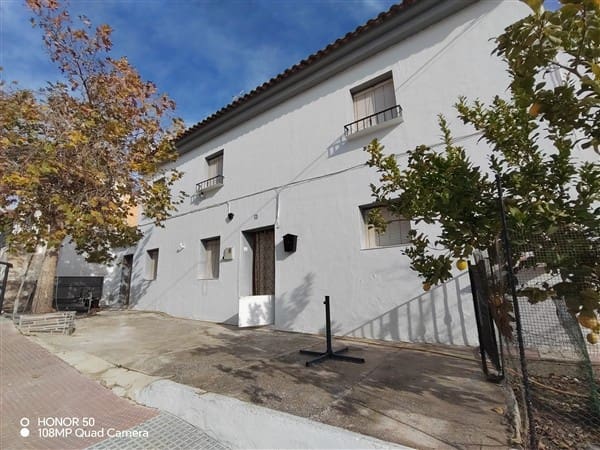 5 bedroom Townhouse for sale in Ventorros de la Laguna, Loja with garage - € 77,000 (Ref: 9454784)