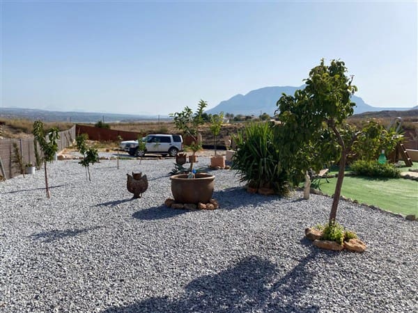 Casa de 3 habitaciones en Freila en venta con piscina - 184.500 € (Ref: 9469820)