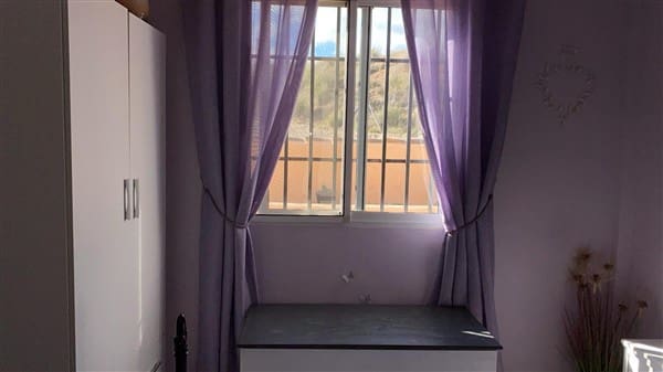 Casa de 3 habitaciones en Freila en venta con piscina - 184.500 € (Ref: 9469820)