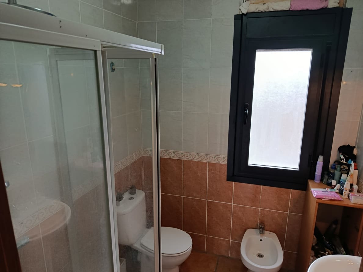 5 quarto Casa em Banda para venda em Cuevas del Campo com piscina garagem - 125 000 € (Ref: 9575023)