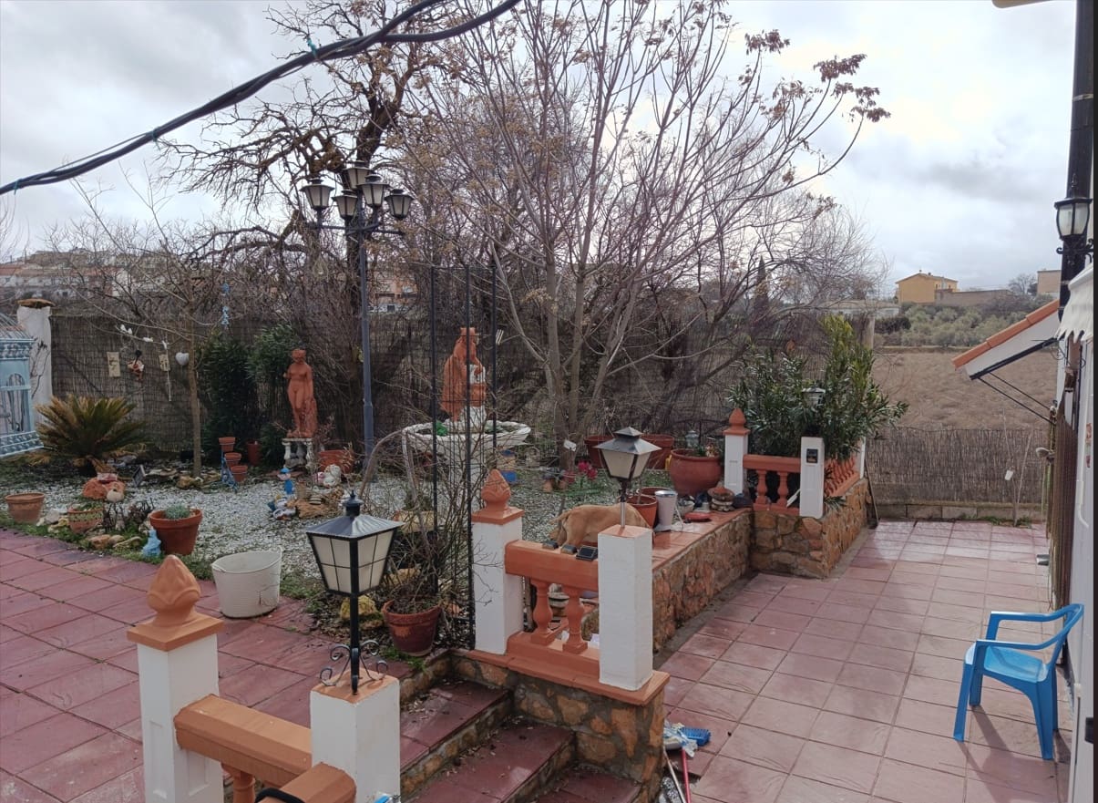 5 quarto Casa em Banda para venda em Cuevas del Campo com piscina garagem - 125 000 € (Ref: 9575023)