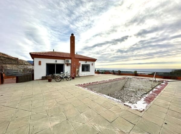 Chalet de 1 habitación en Salobreña en venta con piscina garaje - 197.000 € (Ref: 9581346)