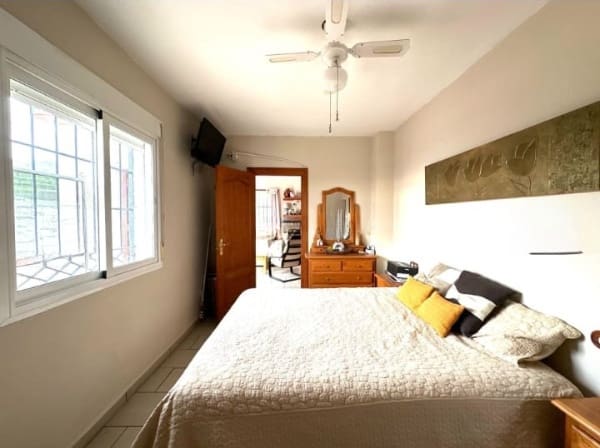 Chalet de 1 habitación en Salobreña en venta con piscina garaje - 197.000 € (Ref: 9581346)