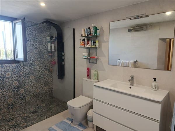 5 chambre Villa/Maison à vendre à Baza avec piscine - 199 500 € (Ref: 9619804)