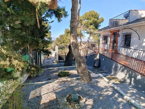 5 chambre Villa/Maison à vendre à Baza avec piscine - 199 500 € (Ref: 9619804)