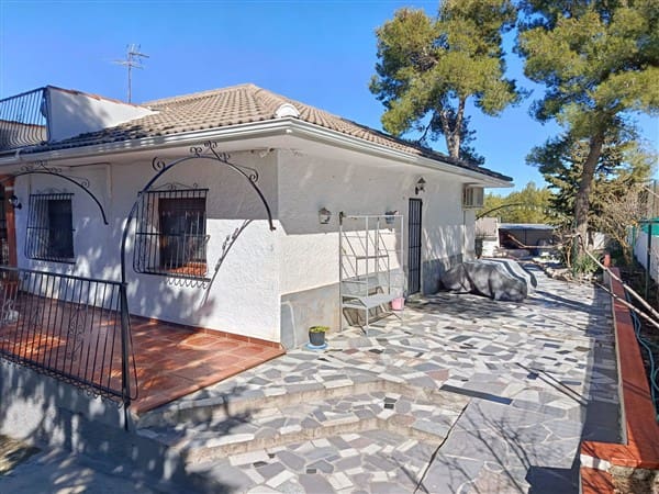 5 chambre Villa/Maison à vendre à Baza avec piscine - 199 500 € (Ref: 9619804)