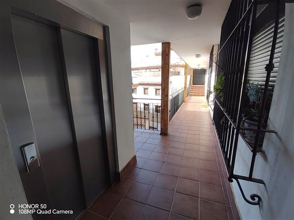 2 sovrum Lägenhet till salu i La Zubia med garage - 162 500 € (Ref: 9664048)