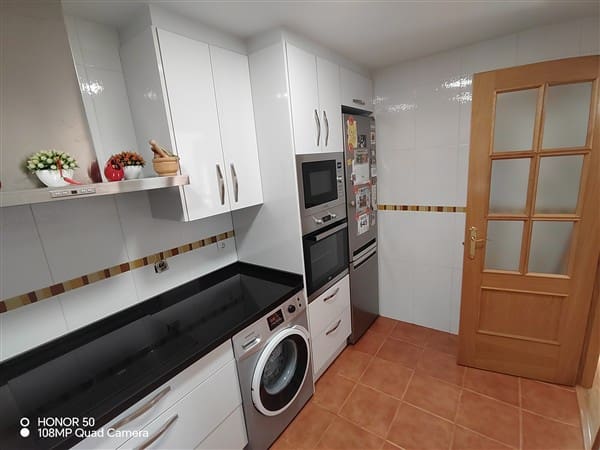 2 sovrum Lägenhet till salu i La Zubia med garage - 162 500 € (Ref: 9664048)