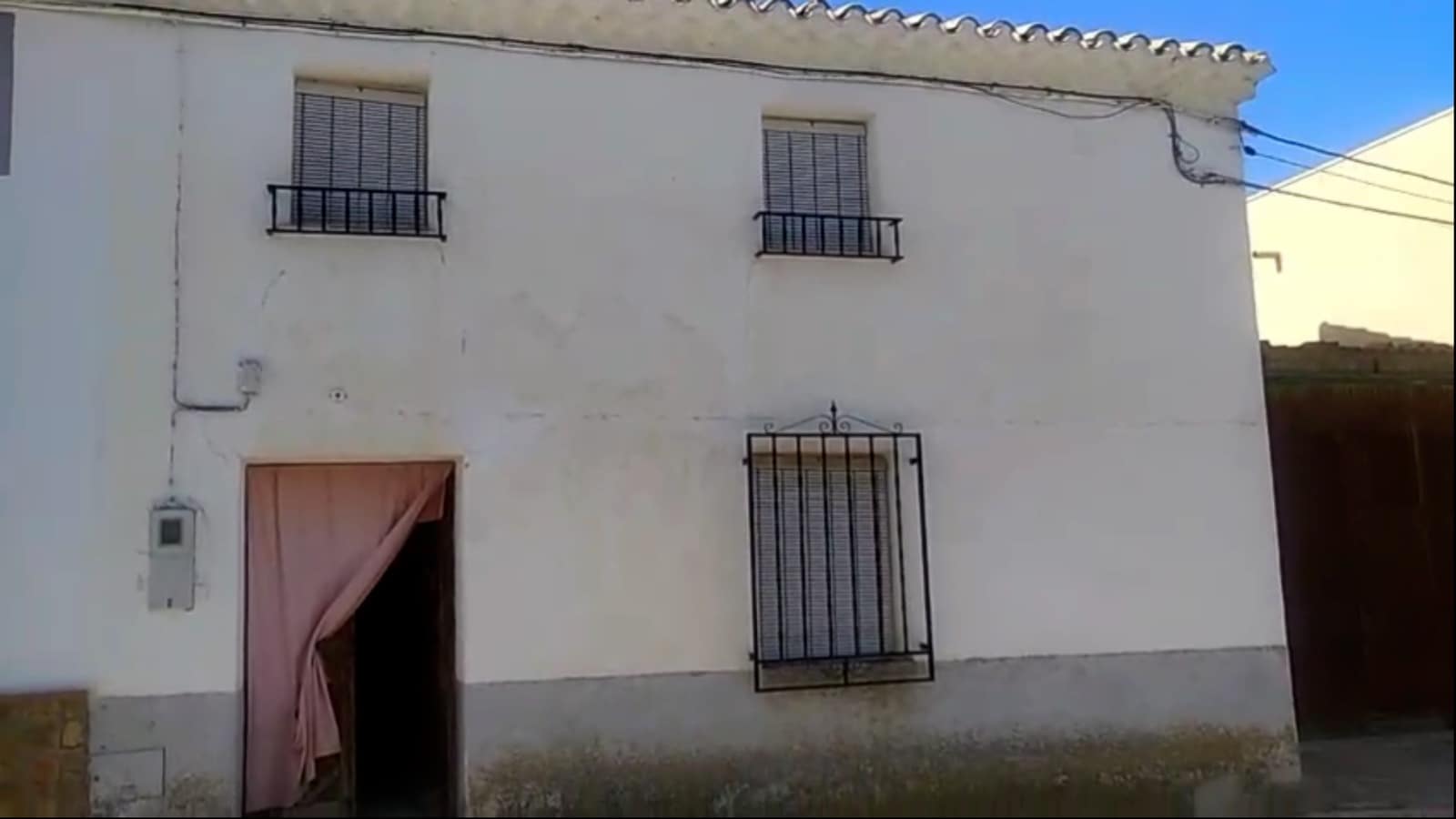 3 bedroom Finca/Country House for sale in Cortes de Baza with garage - € 57,500 (Ref: 9714164)