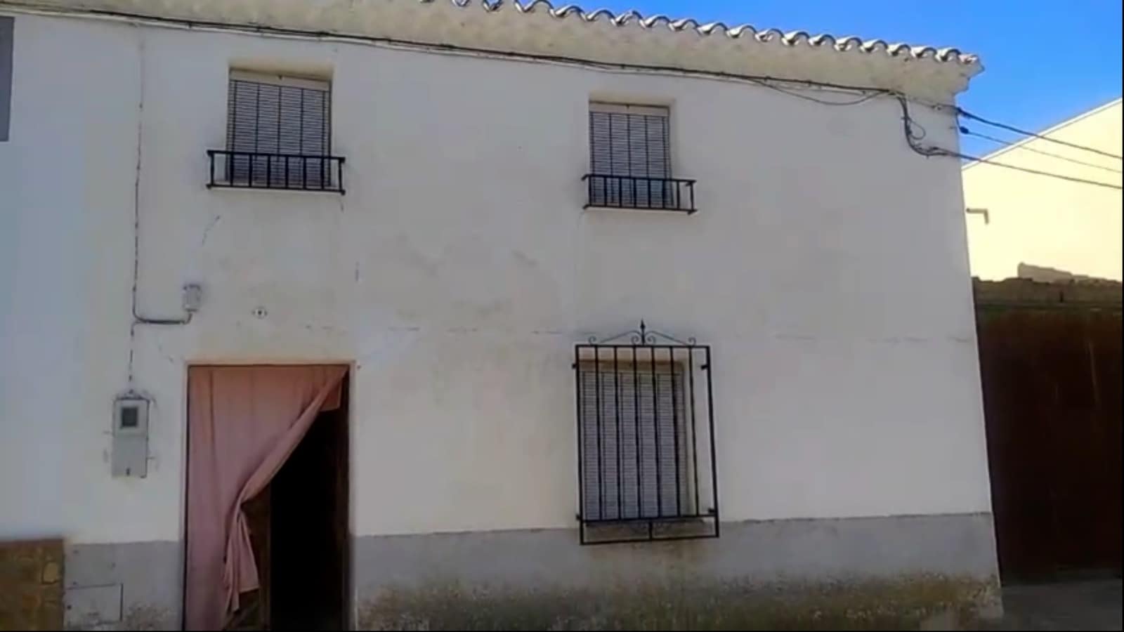 3 bedroom Finca/Country House for sale in Cortes de Baza with garage - € 57,500 (Ref: 9714164)