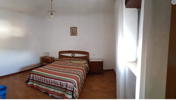 Casa de 3 habitaciones en Agrón en venta con garaje - 55.000 € (Ref: 9737363)