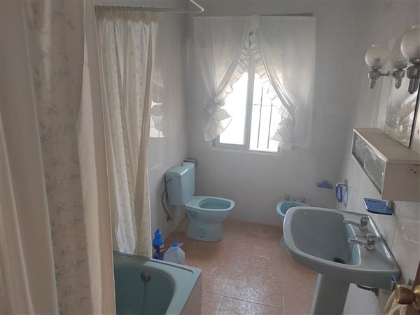 3 slaapkamer Huis te koop in Agron met garage - € 45.000 (Ref: 9737363)