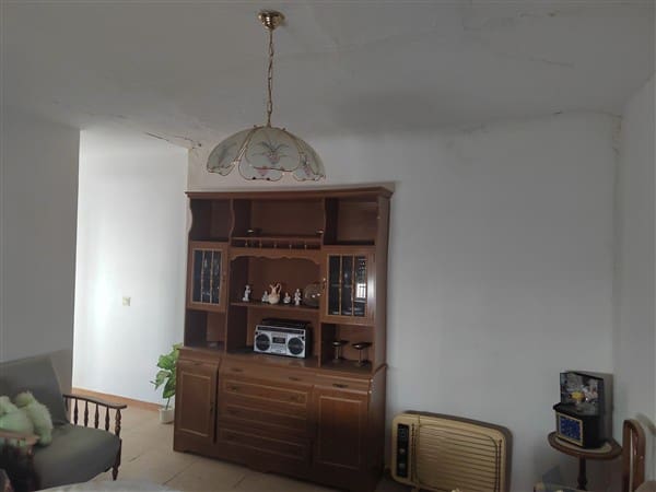 3 slaapkamer Huis te koop in Agron met garage - € 45.000 (Ref: 9737363)