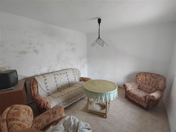 3 slaapkamer Huis te koop in Agron met garage - € 45.000 (Ref: 9737363)