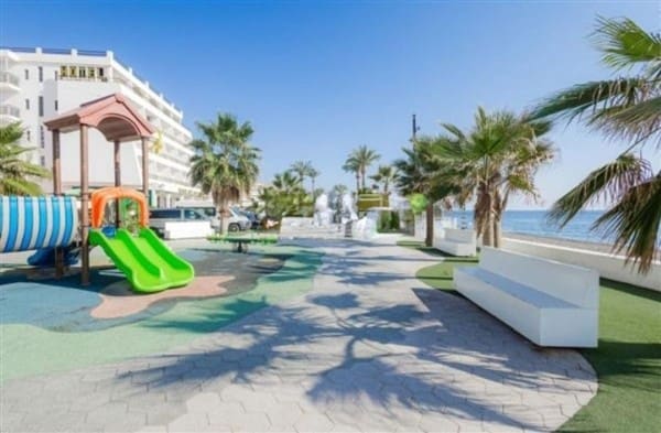 Adosado de 3 habitaciones en La Rabita en venta - 125.000 € (Ref: 9752455)