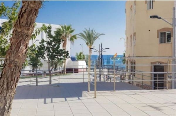 Adosado de 3 habitaciones en La Rabita en venta - 125.000 € (Ref: 9752455)