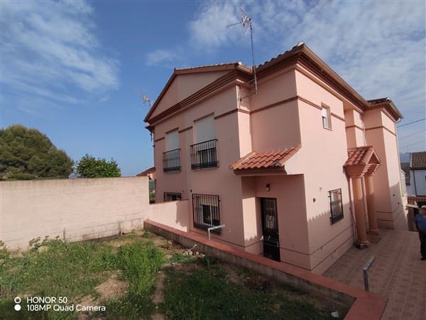 3 soveværelse Rækkehus til salg i Ventorros de la Laguna, Loja med garage - € 132.500 (Ref: 9809882)
