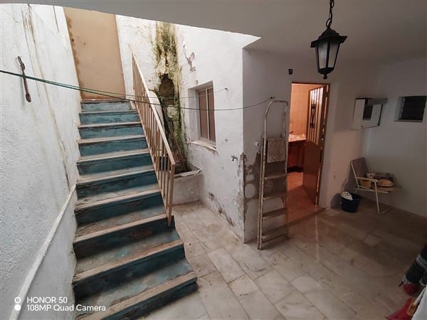 5 bedroom Townhouse for sale in Ventorros de Balerma - € 66,500 (Ref: 9809883)