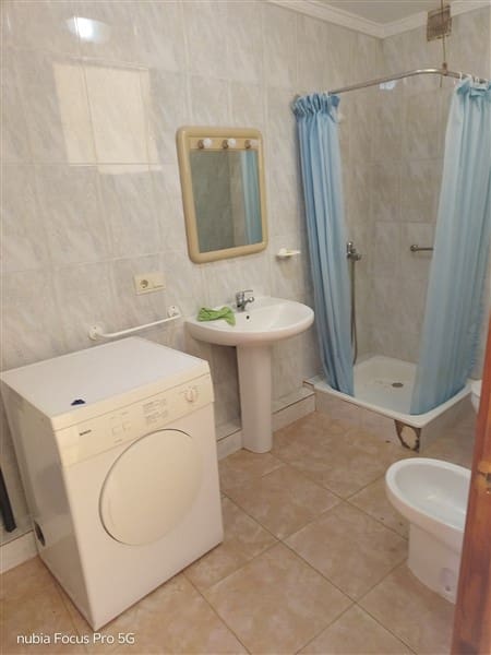 4 bedroom Townhouse for sale in Hueneja - € 66,500 (Ref: 9856282)