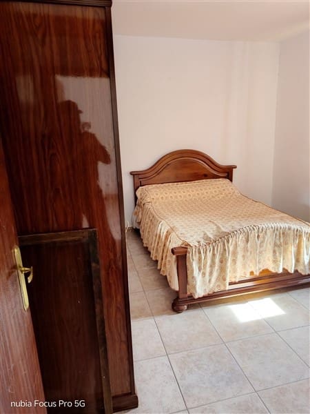4 bedroom Townhouse for sale in Hueneja - € 66,500 (Ref: 9856282)