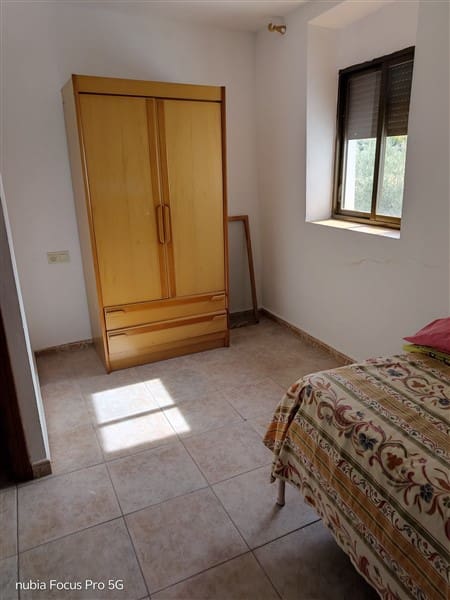 4 bedroom Townhouse for sale in Hueneja - € 66,500 (Ref: 9856282)