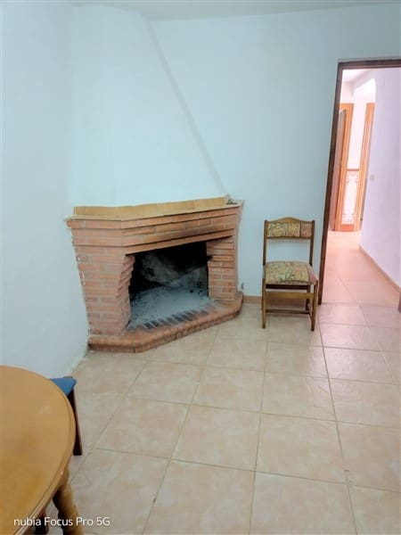 4 bedroom Townhouse for sale in Hueneja - € 66,500 (Ref: 9856282)