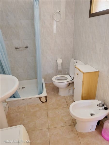 4 bedroom Townhouse for sale in Hueneja - € 66,500 (Ref: 9856282)