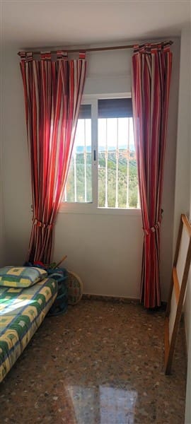 5 bedroom Terraced Villa for sale in Riofrio with garage - € 140,000 (Ref: 9856303)