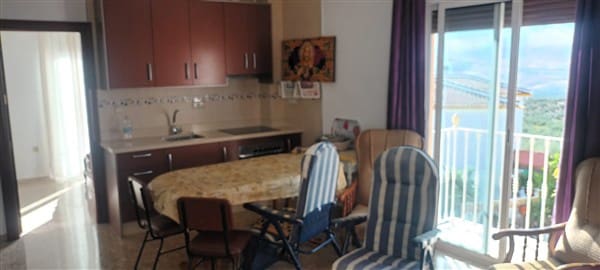 5 bedroom Terraced Villa for sale in Riofrio with garage - € 140,000 (Ref: 9856303)