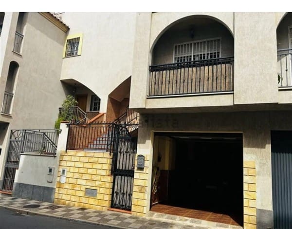 3 bedroom Terraced Villa for sale in Motril with garage - € 247,500 (Ref: 9922687)