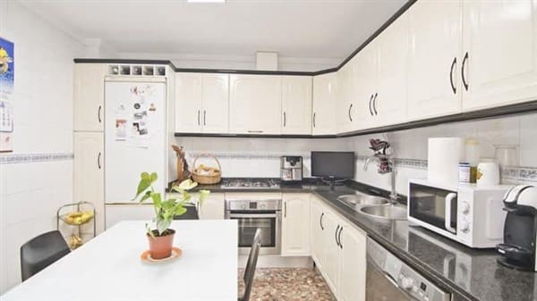 3 bedroom Terraced Villa for sale in Motril with garage - € 247,500 (Ref: 9922687)